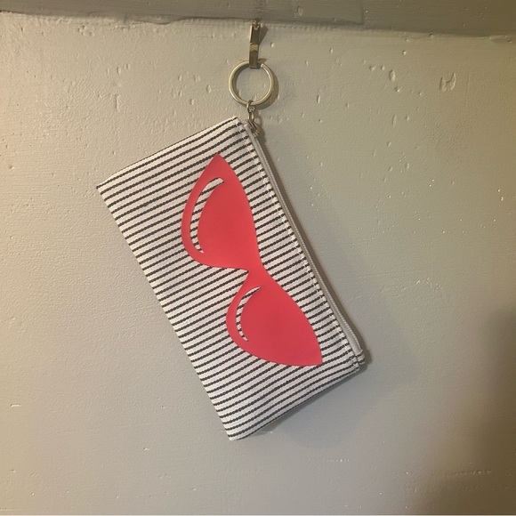 Guess Keychain Sunglasses MakeUp Wallet Zip Pouch Strips Black and White Logo - Picture 1 of 3